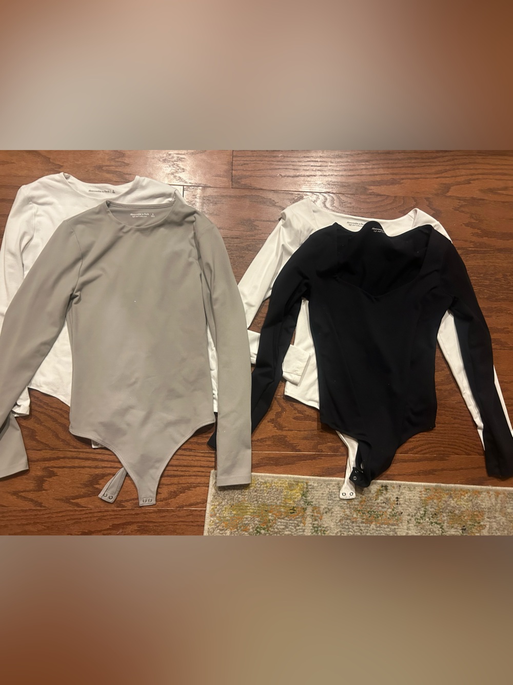 Abercrombie & Fitch 4 long sleeve tops